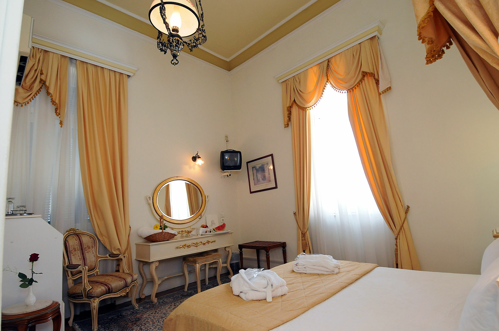 Pyrgos Of Mytilene Hotel Bagian luar foto