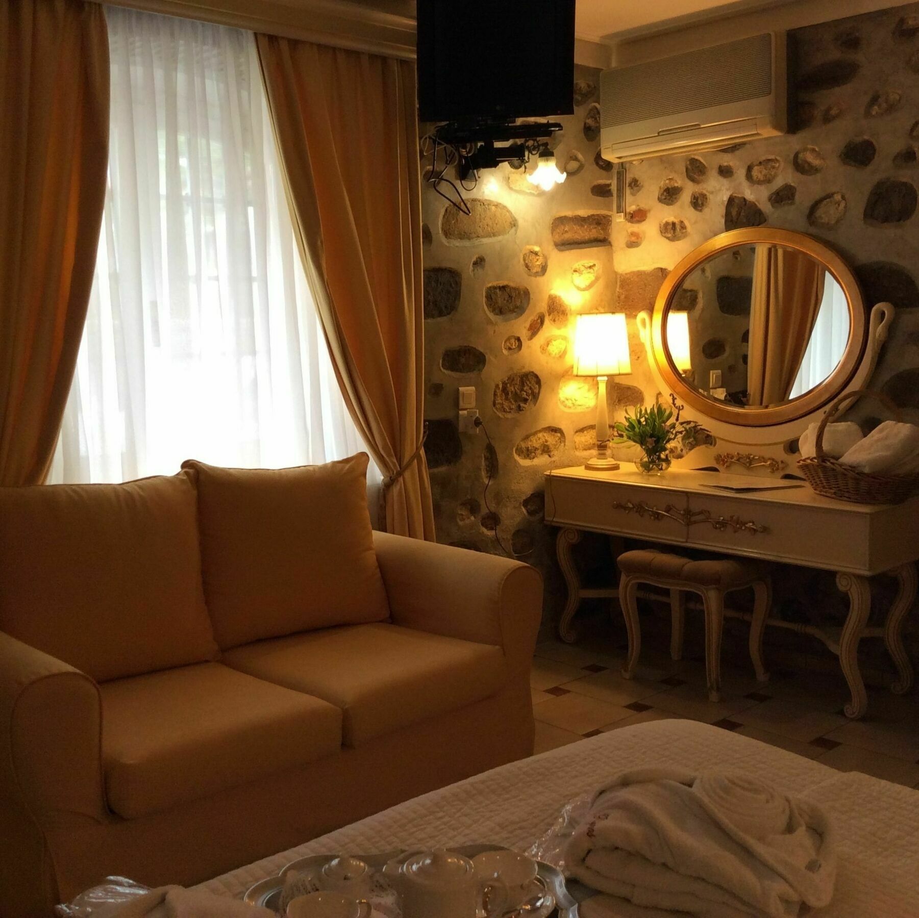 Pyrgos Of Mytilene Hotel Bagian luar foto